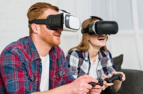 Apr&egrave;s-midi jeux de r&eacute;alit&eacute; virtuelle