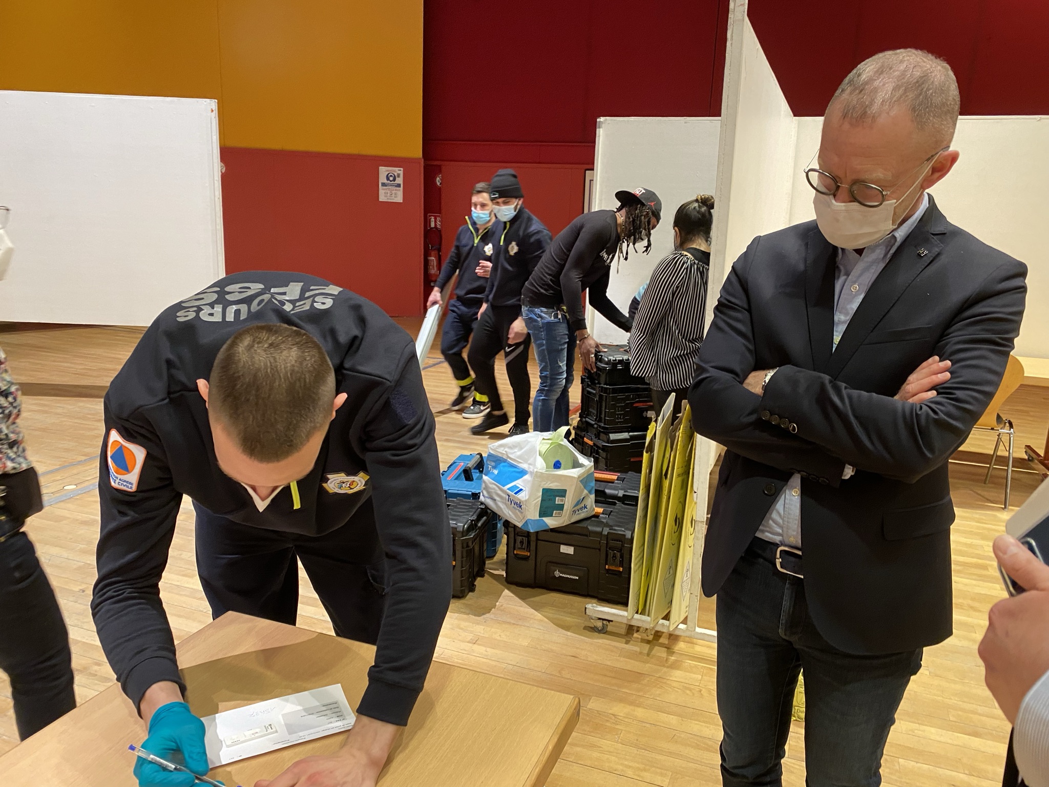 Marc ZINGRAFF, Maire de Sarreguemines, était présent pour s'assurer de la bonne marche de cette campagne de dépistage.